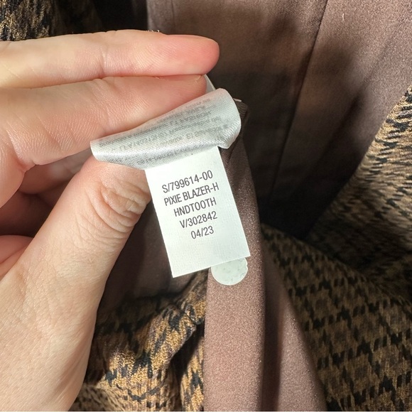 Old Navy Notched-Collar Pixie Blazer Jacket in Brown Houndstooth - Picture 6 of 7